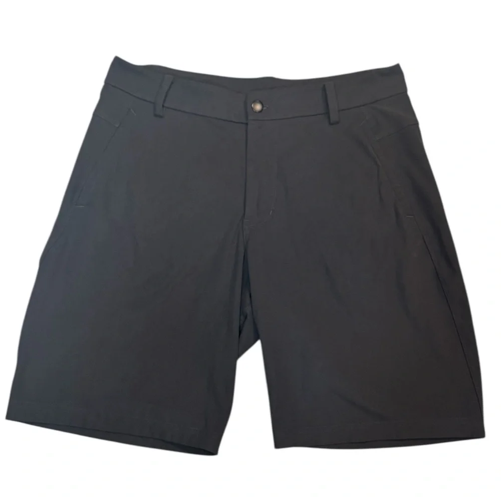 Lululemon Commission Classic Fit Shorts in Gray Size 34